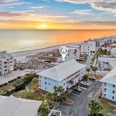 New 2BR/2BA - Gulf Views Steps to Gulf Sleeps 6