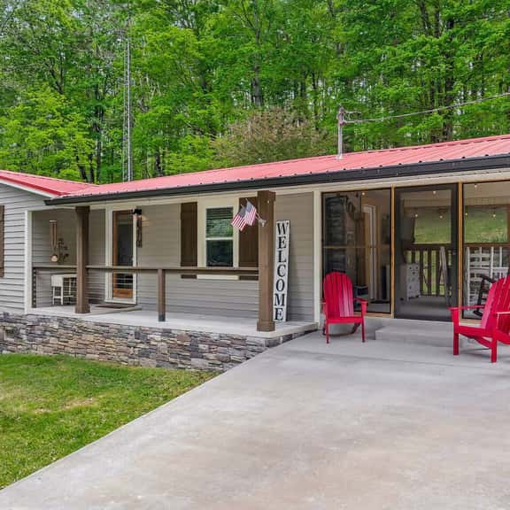 Center Hill Lake Cottage at Hidden Harbor Marina - Image 1